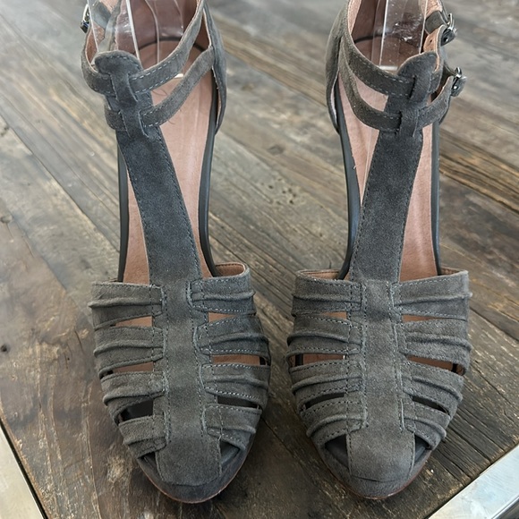 Grey suede Joie platform heel size 10 - Picture 2 of 5